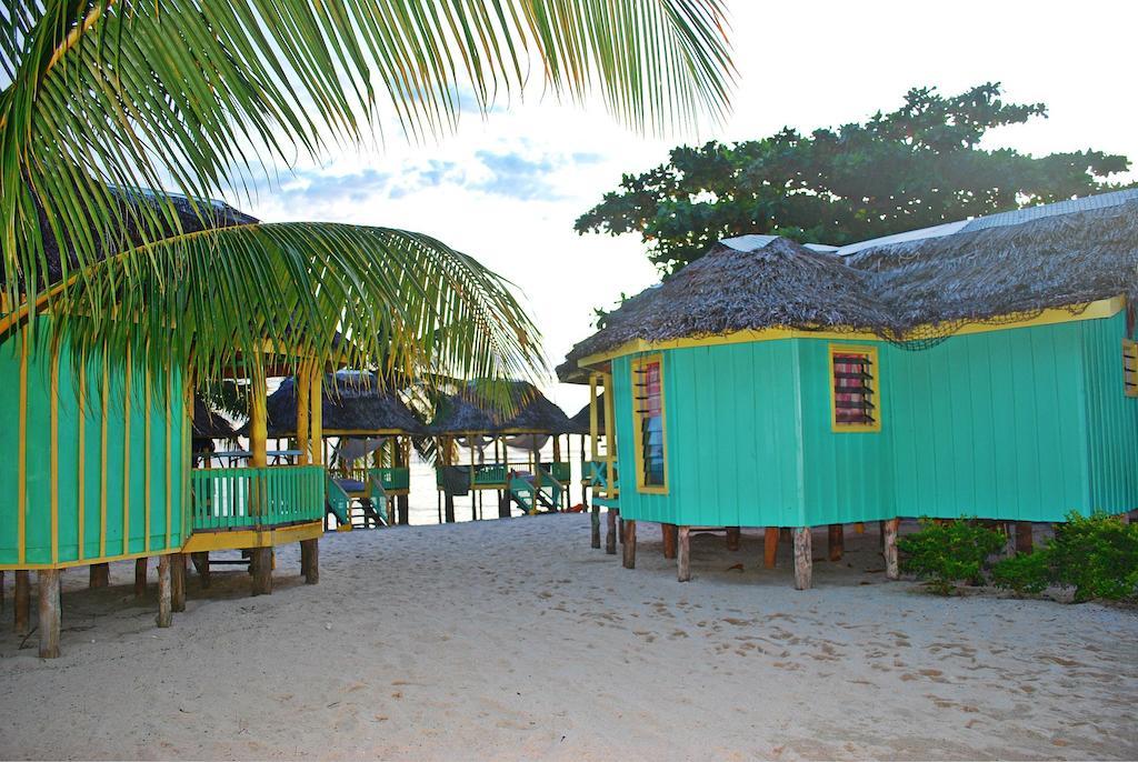 Taufua Beach Fales Lalomanu 部屋 写真